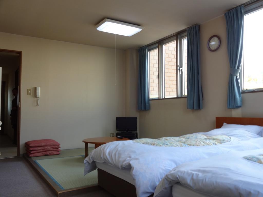 האקובה Oomukou Ryokan חדר תמונה