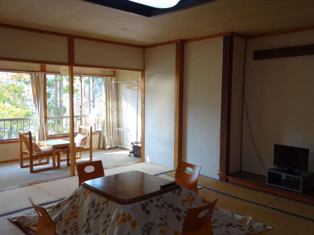 האקובה Oomukou Ryokan מראה חיצוני תמונה